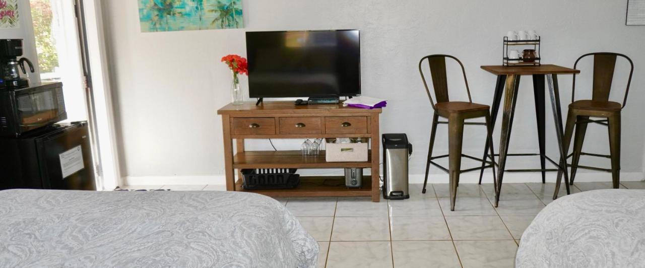 4145 By The Sea & 3* Lauderdale-by-the-Sea